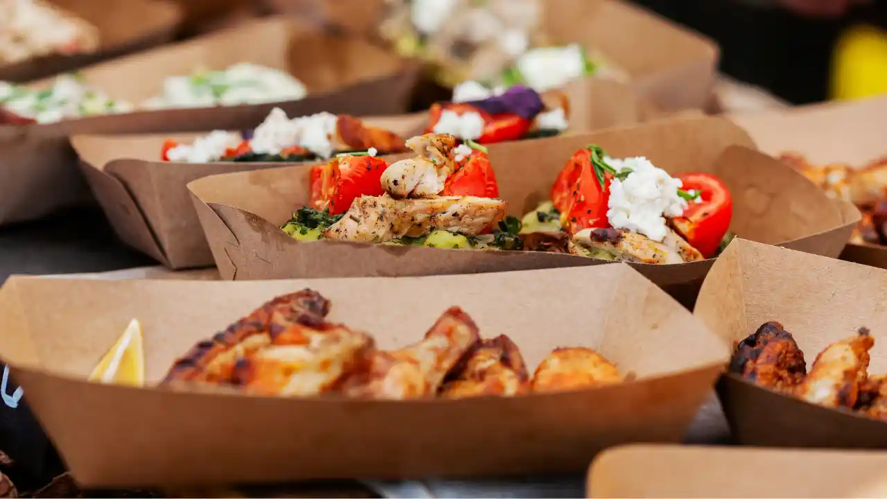 Shanghai Yiting supplies food trays for restaurants