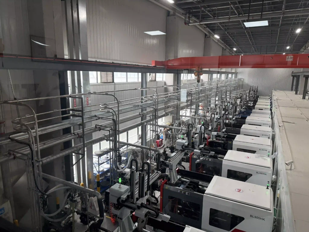 Shanghai Yiting disposable cutlery factory injection molding workshop overview