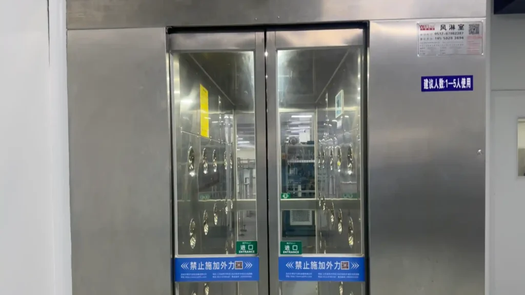 Air shower room for clean paper cup production workshop entry